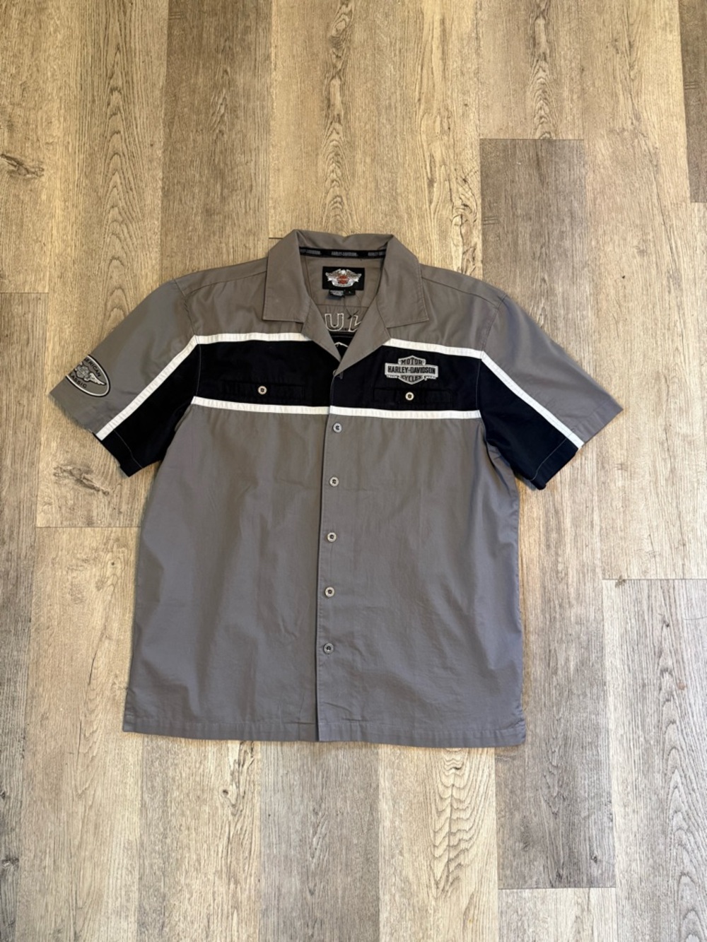 Harley-Davidson Cotton Gray and Black Embroidered Short Sleeve Button-Up Shirt